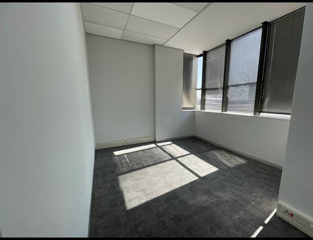 330M² OFFICE TO LET IN RIVONIA